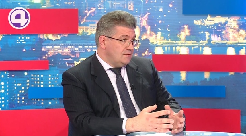 Для получения выплаты на ребенка семье достаточно подать заявление, все остальное сделают чиновники