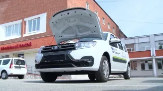 Медики Свердловской области получили 44 ключа от новых автомобилей Медики Свердловской области получили 44 ключа от новых автомобилей