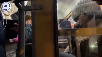 Уступают ли место беременным в общественном транспорте? Уступают ли место беременным в общественном транспорте?
