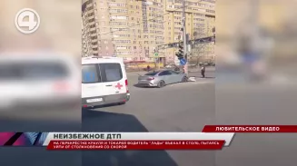 В Екатеринбурге на перекрёстке Крауля и Токарей водитель "Лады" въехал в столб В Екатеринбурге на перекрёстке Крауля и Токарей водитель "Лады" въехал в столб