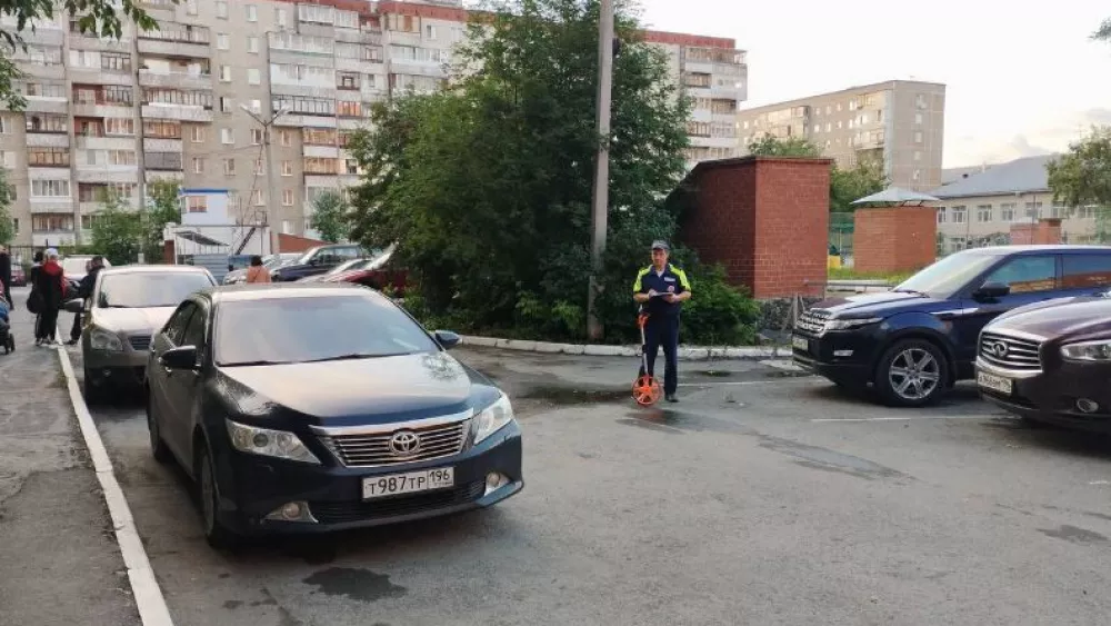 В Екатеринбурге иномарка сбила шестилетнего мальчика на улице Уральских Рабочих