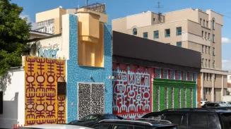 Уличный художник из ОАЭ украсил стену на фестивале Stenograffia в Екатеринбурге Уличный художник из ОАЭ украсил стену на фестивале Stenograffia в Екатеринбурге