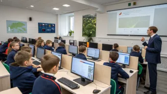 Для уральских школьников провели открытый урок кибербезопасности