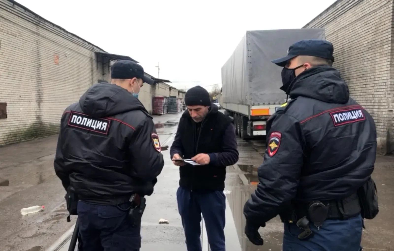 В Екатеринбурге начались рейды по выявлению мигрантов без учета В Екатеринбурге начались рейды по выявлению мигрантов без учета