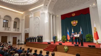 Лучшим работникам учреждениям культуры вручили премию губернатора Лучшим работникам учреждениям культуры вручили премию губернатора