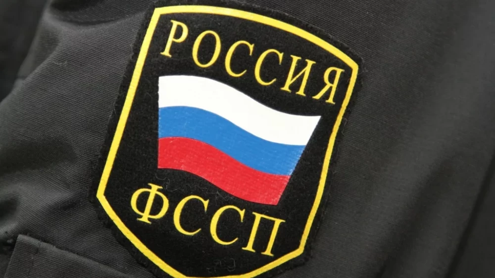 Приставы застали алиментщика за варением самогона