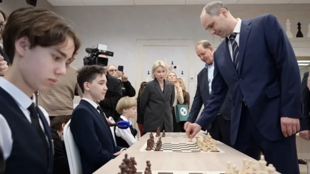 В губернаторском лицее открыли шахматный класс