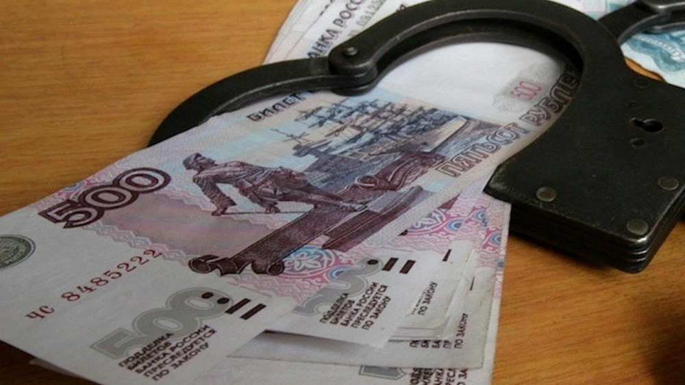 В Екатеринбурге иностранец попытался дать взятку полицейскому