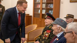 Врио губернатора Денис Паслер встретился с ветеранами Великой Отечественной войны Врио губернатора Денис Паслер встретился с ветеранами Великой Отечественной войны