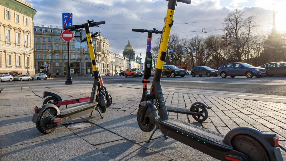 В Екатеринбурге кикшеринги ограничили скорость самокатов до 20 км/ч
