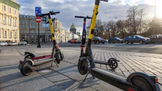 В Екатеринбурге кикшеринги ограничили скорость самокатов до 20 км/ч В Екатеринбурге кикшеринги ограничили скорость самокатов до 20 км/ч