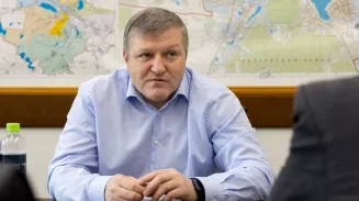 Мэр Екатеринбурга Алексей Орлов уволил заместителя, отвечавшего за чистоту города Мэр Екатеринбурга Алексей Орлов уволил заместителя, отвечавшего за чистоту города