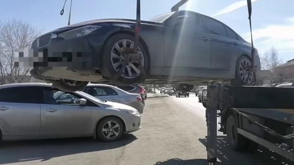 BMW екатеринбуржца арестовали за долг в 1,7 млн рублей по алиментам