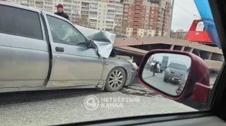 На Кольцовском тракте в Екатеринбурге произошло ДТП, есть пострадавшие На Кольцовском тракте в Екатеринбурге произошло ДТП, есть пострадавшие