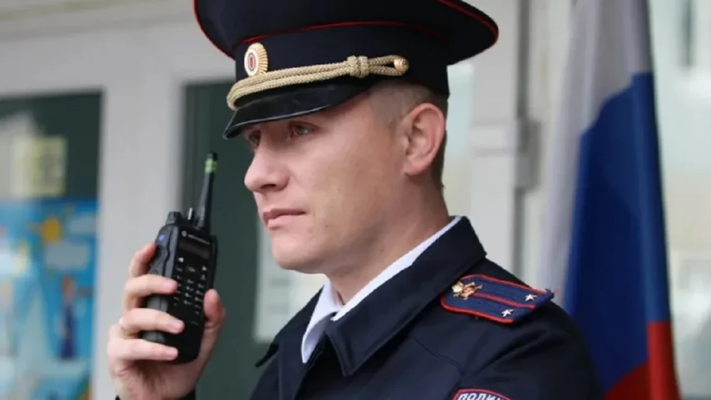 В Екатеринбурге трое молодых людей украли айфоны из магазина электроники