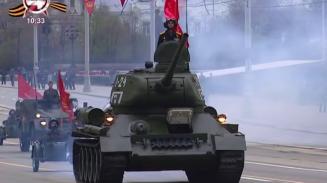 Т-34 возглавил механизированную колонну Парада Победы в Екатеринбурге Т-34 возглавил механизированную колонну Парада Победы в Екатеринбурге