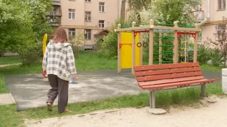 Специалисты Госжилстройнадзора проверяют детские игровые площадки Специалисты Госжилстройнадзора проверяют детские игровые площадки