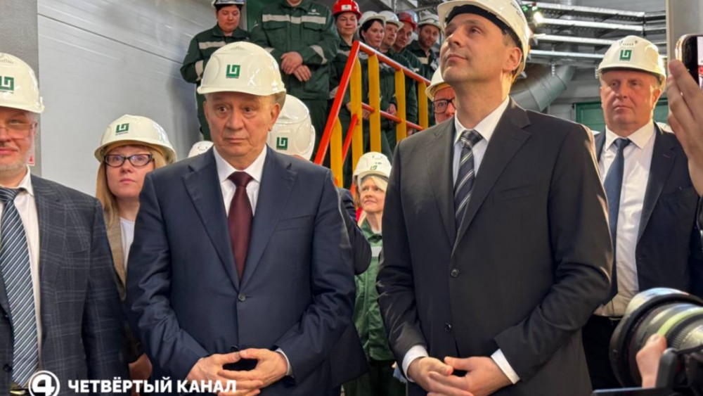 Денис Паслер оценил экологичность производства на заводе «Хромпик»