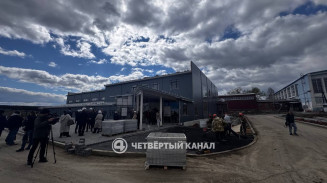 Денис Паслер осмотрел стройку боксерского центра в Краснотурьинске Денис Паслер осмотрел стройку боксерского центра в Краснотурьинске