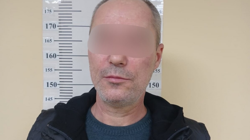 В Кольцово мужчину оштрафовали за курение в самолёте