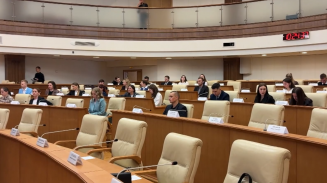В Екатеринбурге прошло первое заседание Молодёжного парламента Свердловской области В Екатеринбурге прошло первое заседание Молодёжного парламента Свердловской области