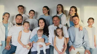 Многодетной семье Радионовых из Екатеринбурга удалось пообщаться с Владимиром Путиным Многодетной семье Радионовых из Екатеринбурга удалось пообщаться с Владимиром Путиным