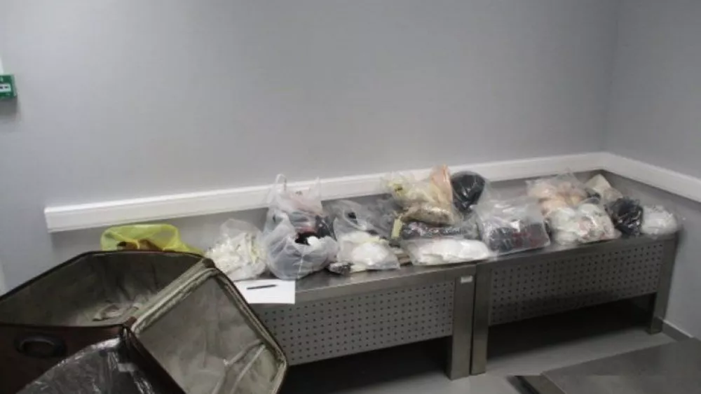 В аэропорту Кольцово задержан мужчина с 17,5 кг белья