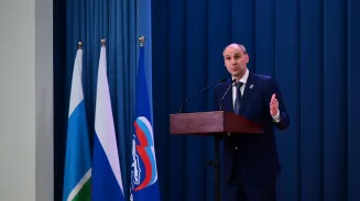 Денис Паслер стал секретарем свердловского отделения «Единой России» Денис Паслер стал секретарем свердловского отделения «Единой России»