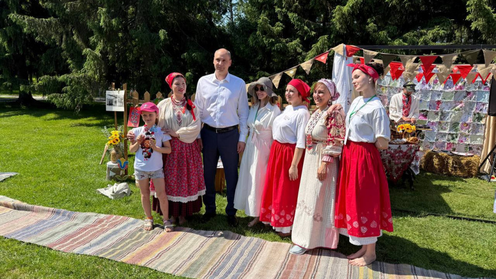 Парк Маяковского превратился в одну огромную творческую площадку