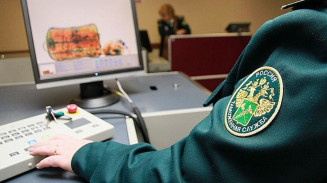Таджикистанец пойман с 1 кг табака в Кольцово Таджикистанец пойман с 1 кг табака в Кольцово