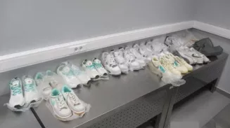 Задержан екатеринбуржец с 13 кг контрабандных кроссовок Задержан екатеринбуржец с 13 кг контрабандных кроссовок