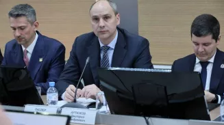 Денис Паслер поздравил уральцев с Днём русского языка Денис Паслер поздравил уральцев с Днём русского языка