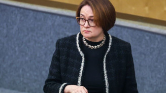 Глава ЦБ Эльвира Набиуллина порекомендовала россиянам хранить сбережения в рублях Глава ЦБ Эльвира Набиуллина порекомендовала россиянам хранить сбережения в рублях