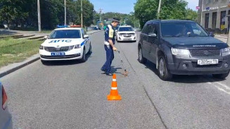 Водитель «Рено» сбил пенсионерку в Екатеринбурге — женщина погибла на месте.