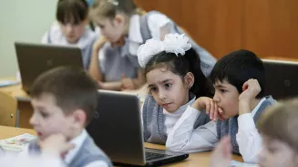 Школы и МВД начнут обмениваться информацией о детях-мигрантах и их родителях Школы и МВД начнут обмениваться информацией о детях-мигрантах и их родителях