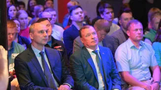 Денис Паслер встретился с молодежью Екатеринбурга Денис Паслер встретился с молодежью Екатеринбурга