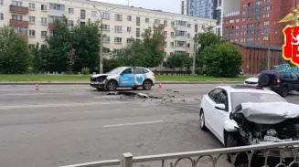 Пьяный лихач устроил массовое ДТП в Екатеринбурге и скрылся Пьяный лихач устроил массовое ДТП в Екатеринбурге и скрылся