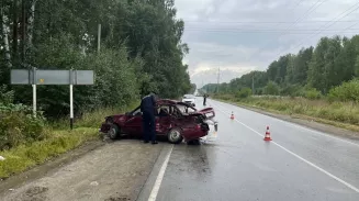 Пенсионерка погибла в ДТП с грузовиком под Екатеринбургом Пенсионерка погибла в ДТП с грузовиком под Екатеринбургом