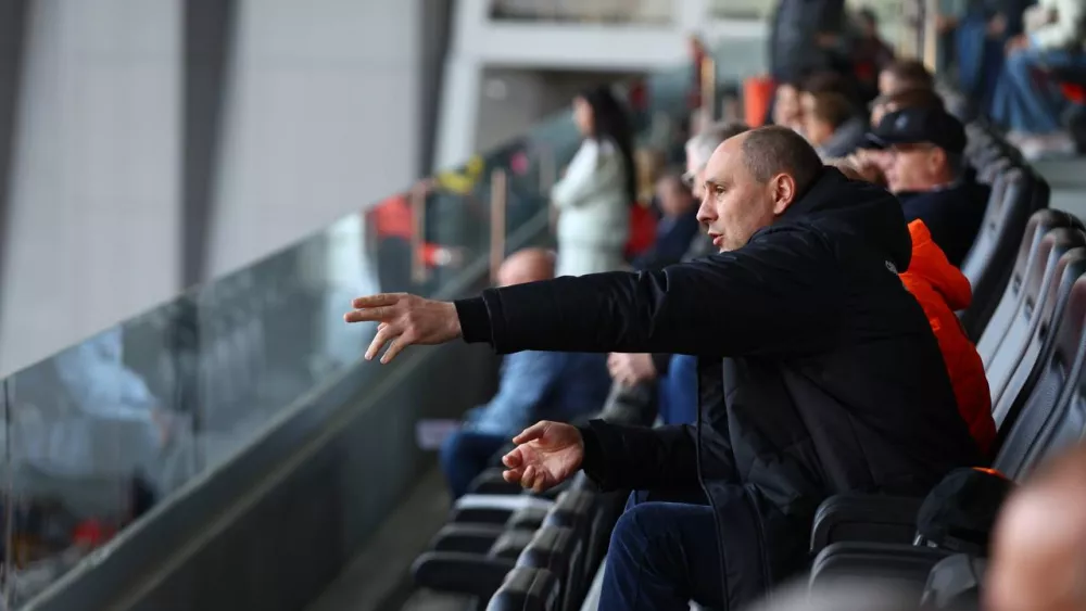 Урал победил Факел 2:0, вышел в лидеры Первой лиги благодаря дублю Мосина