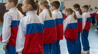 В Госдуме обсуждается введение единой спортивной школьной формы в цветах флага