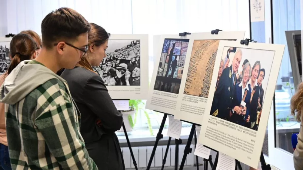 Фотовыставка к 80-летию Победы в Войне сопротивления Японии открылась в Екатеринбурге