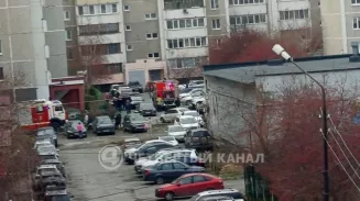 Пожар в квартире на 6 этаже дома на Родонитовой, 1, спасатели эвакуировали женщину