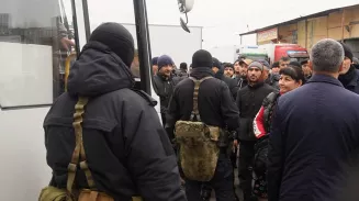 Прятались на складах с овощами и укрывались под фурами: 36 «нелегалов» задержали на овощебазе в Екатеринбурге Прятались на складах с овощами и укрывались под фурами: 36 «нелегалов» задержали на овощебазе в Екатеринбурге