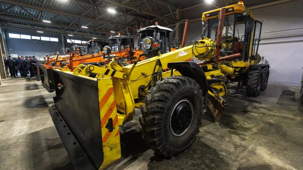 Дорожным рабочим Екатеринбурга с 1 ноября повысят зарплаты Дорожным рабочим Екатеринбурга с 1 ноября повысят зарплаты