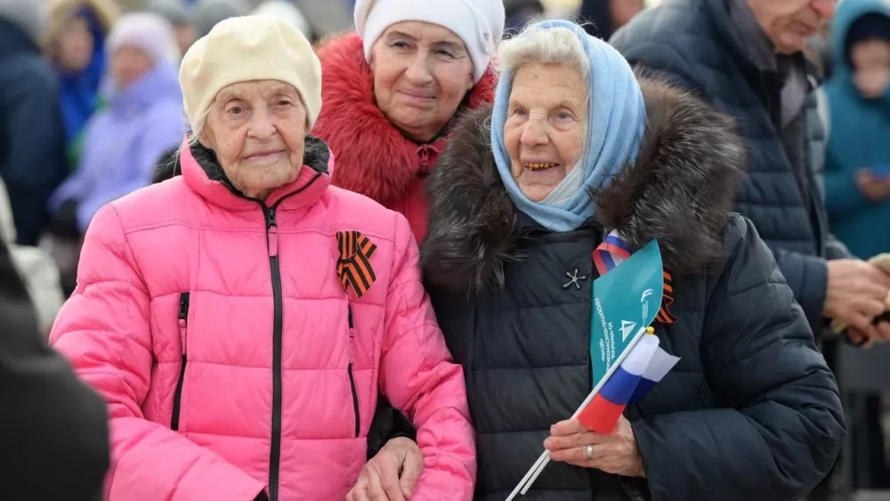 Денис Паслер поздравил уральцев с Днём народного единства