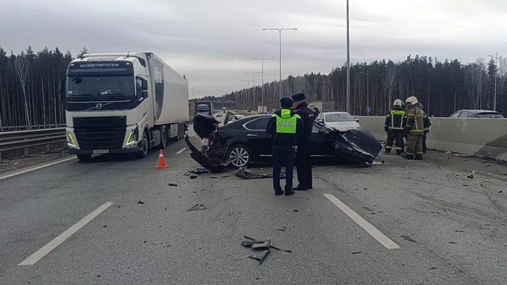 На 90-м км ЕКАД ввели ограничение движения после смертельного ДТП