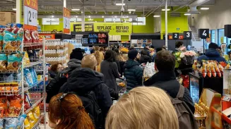 «Заморозить» цены на продукты могут в России на Новый год