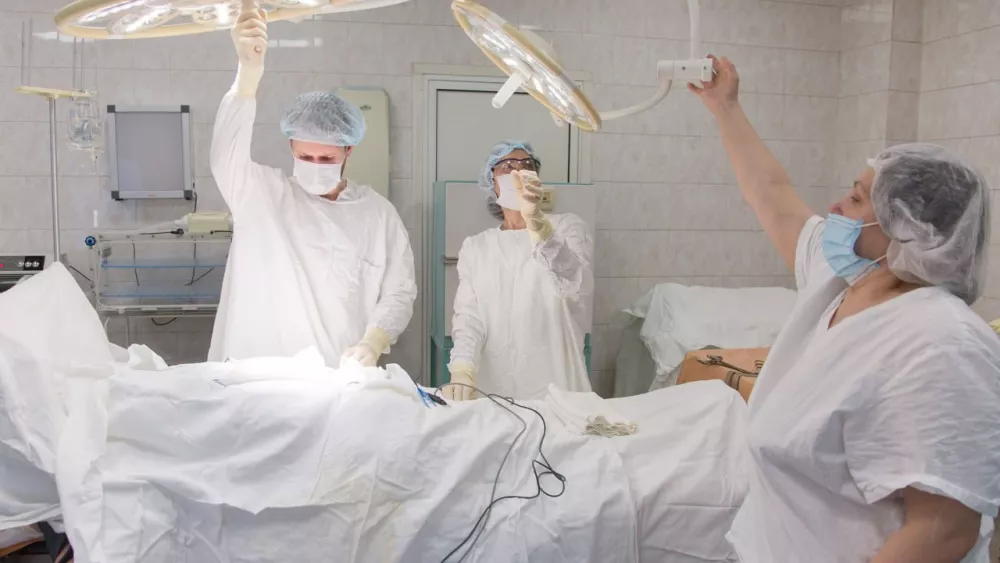 Рубил дрова: врачи Нижнего Тагила спасли жизнь курьеру Рубил дрова: врачи Нижнего Тагила спасли жизнь курьеру