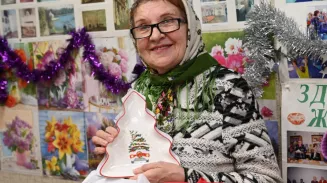 Подарки от «Почты добра» получили 1300 одиноких пенсионеров Екатеринбурга и области