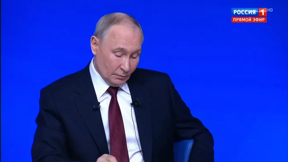 Путин заявил, что трудится больше, чем положено по трудовому законодательству